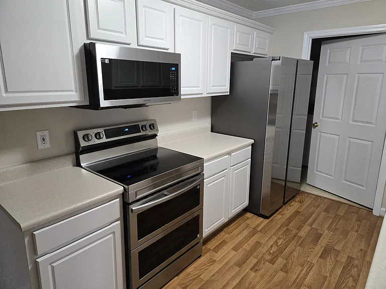 1710 Renwick Dr #202 — Photo 4