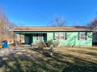 212 Helena St, Charleston, MO 63834