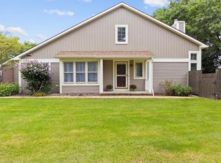 63 Montpelier Cir, Rochester, NY 14618