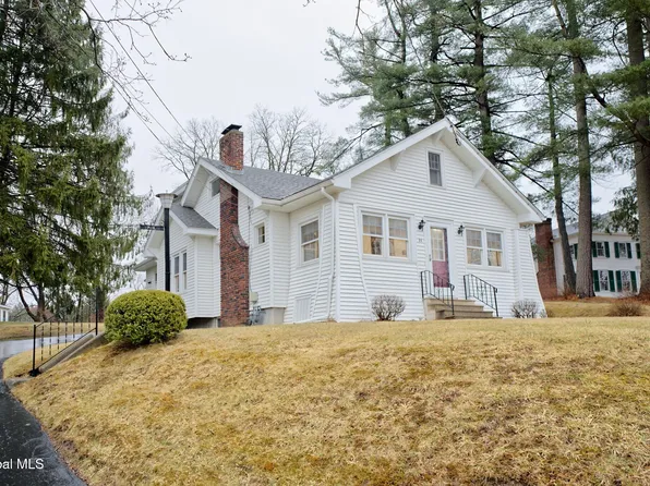 34 Bridge Street, Slingerlands, NY 12159