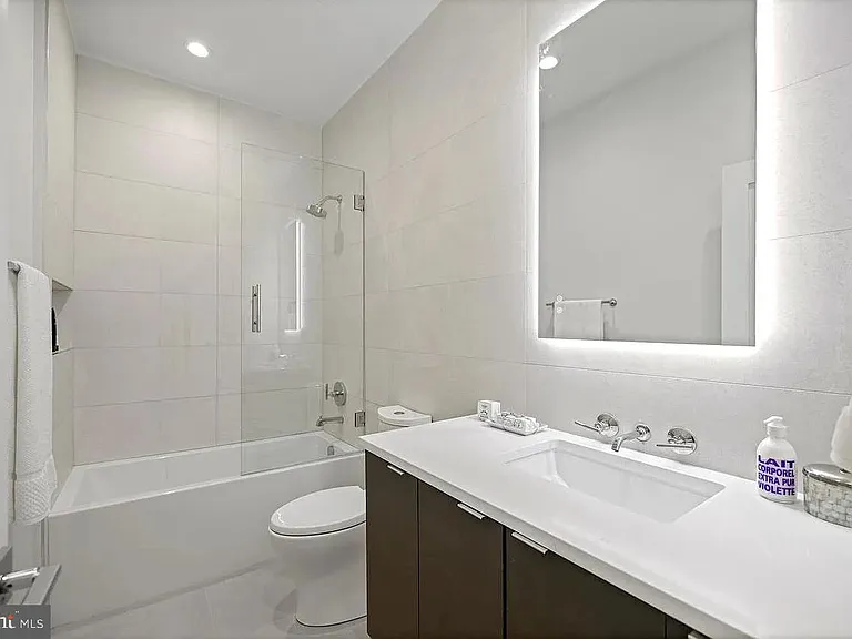 1128 6th St NW #5 — Photo 20