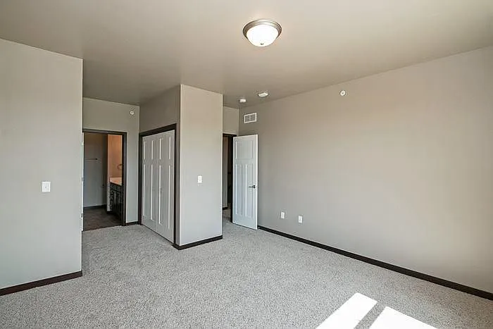 508 Eastbury Dr — Photo 8