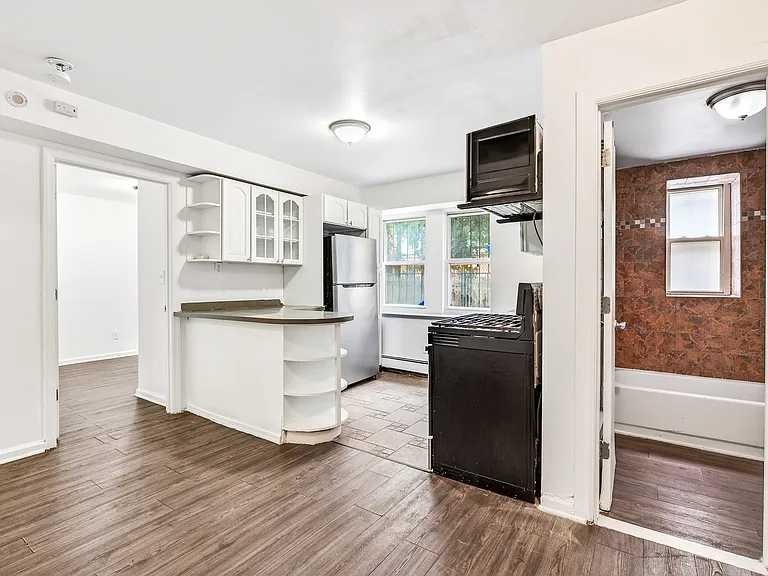 135 Van Wagenen Ave #G — Photo 7