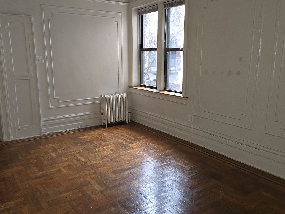 1st image of 3118 Crescent St #C2
