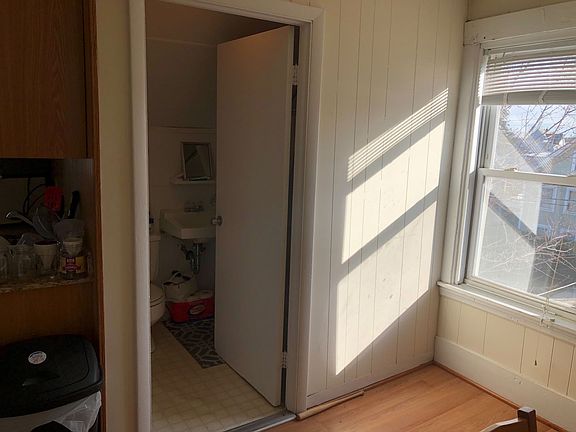 2nd image of 18 Cedar St Floor 3