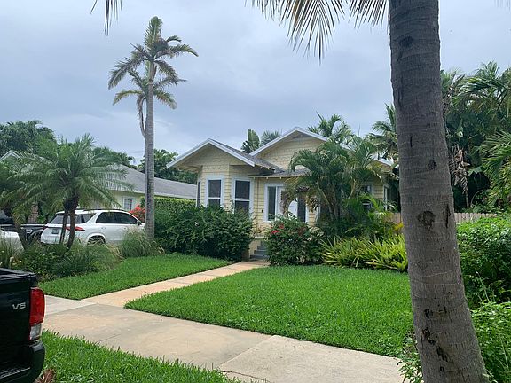 Main house from the street.
Rental unit is behind this over the garage.