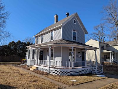 329 W Chestnut St, Freeport, IL, 61032