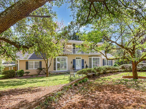 3rd image of 110 E Orange St