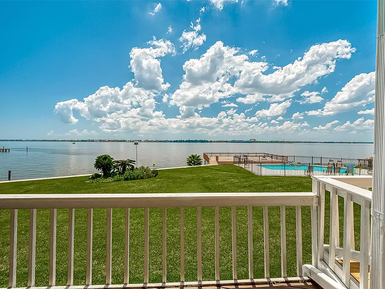 10 Mariner Village Dr — Photo 6