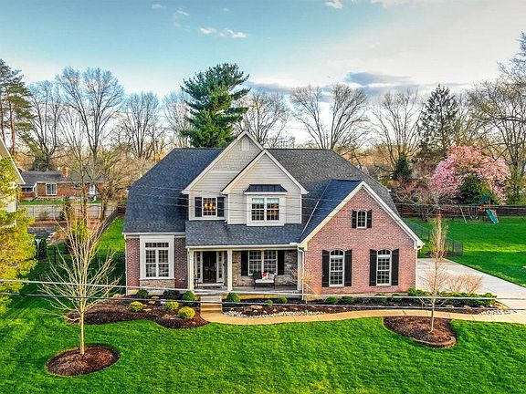 3rd image of 8181 Margaret Ln