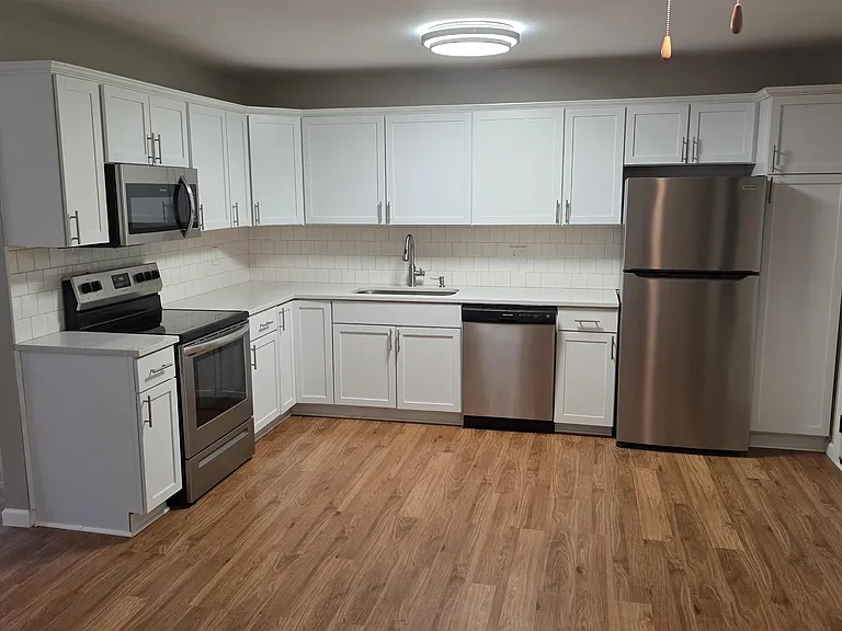 621 S Village Dr — Photo 5