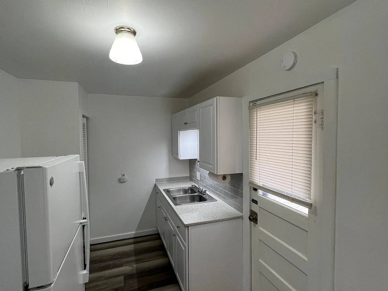 858 S Martinson Ave — Photo 4