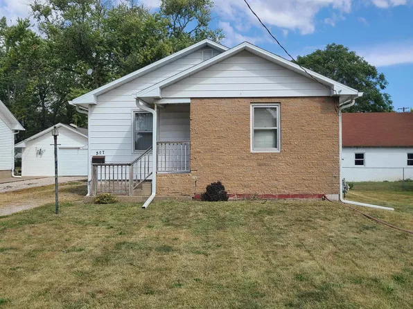527 E South St, Knoxville, IL 61448