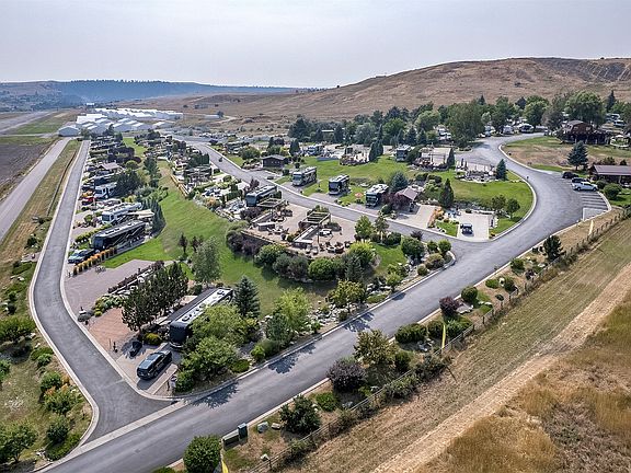 3rd image of 200 Irvine Flats Rd #181