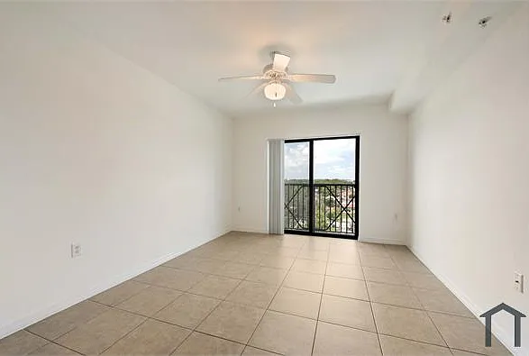 5275 NW 29th Ave — Photo 5