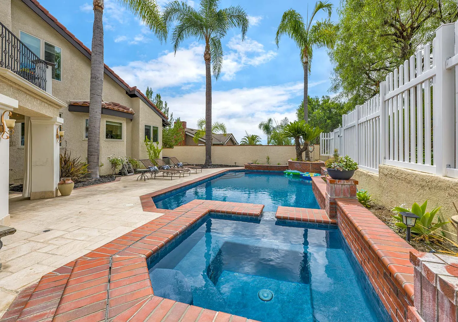 3 bed, 2.5 bath, 2770 sqft, $7,500 — Photo 2