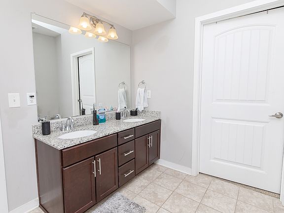 4th image of 1118 Litton Ave APT 307