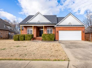 4205 W Worthington Dr, Rogers, AR 72758