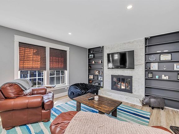 3rd image of 11592 Greenridge Dr