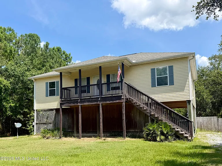 2068 Bienville Ave — Photo 1