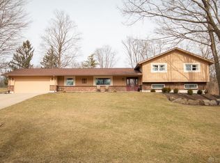 1475 Ambridge Rd, Dayton, OH 45459