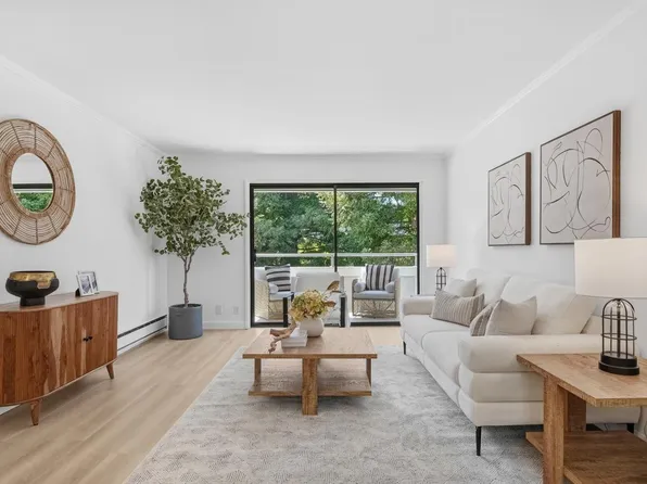 360 Guerrero St APT 305, San Francisco, CA 94103
