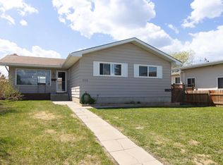 7115 39a Ave NW, Edmonton, AB T6K0R7