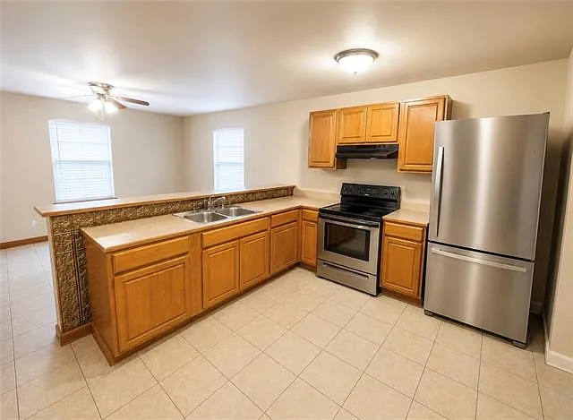 2 bed, 1.0 bath, 888 sqft, $1,000 — Photo 3