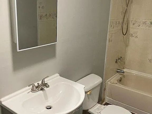 4th image of 4819 Hubert St