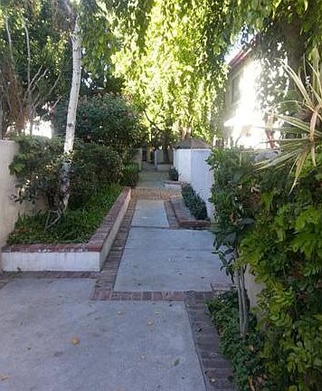 3rd image of 18555 Collins St APT C26
