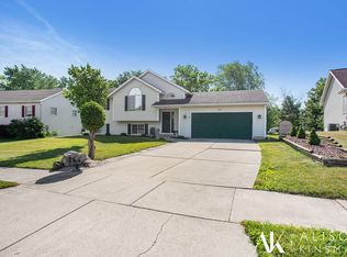 764 Ridgefield Dr, Coopersville, MI 49404