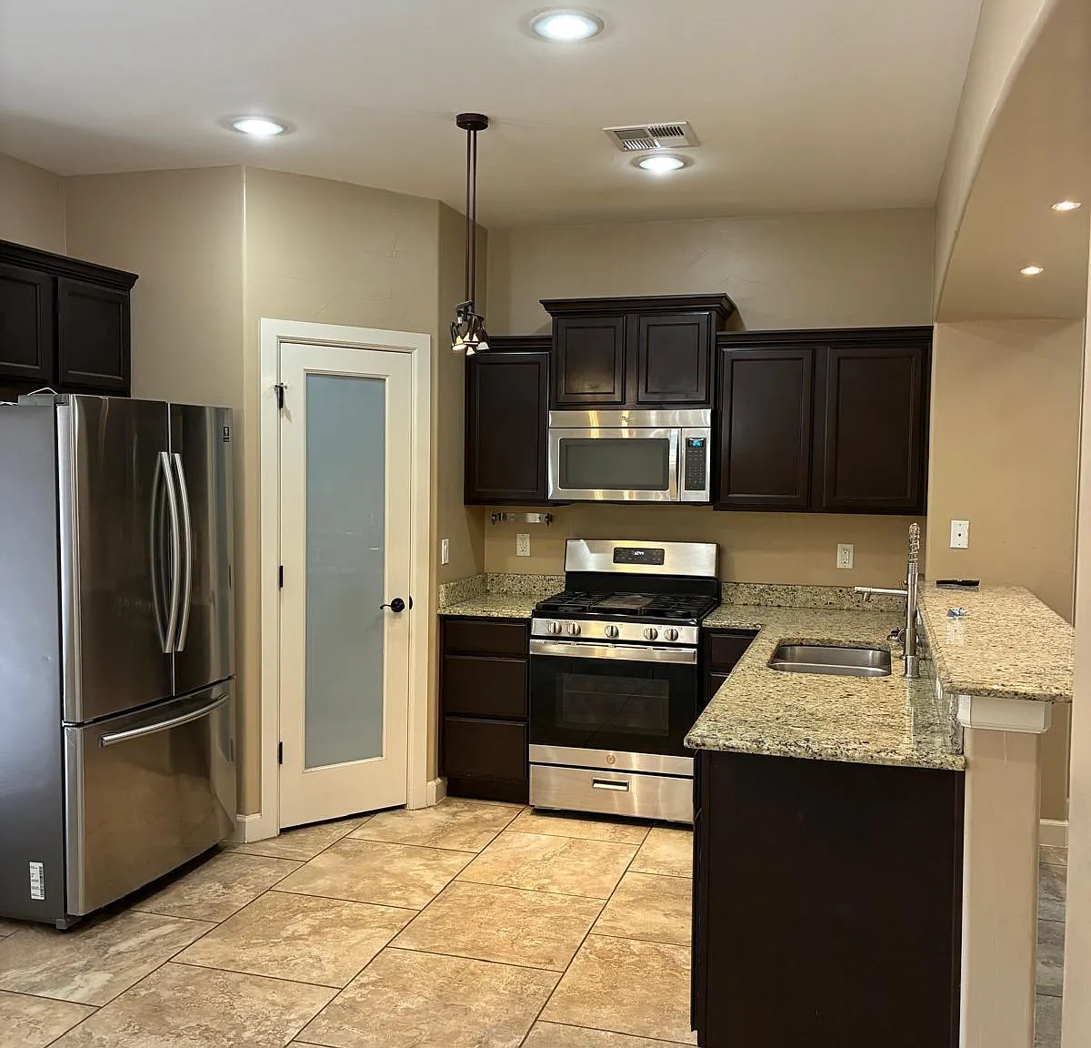 3 bed, 2.0 bath, 1494 sqft, $1,750 — Photo 4
