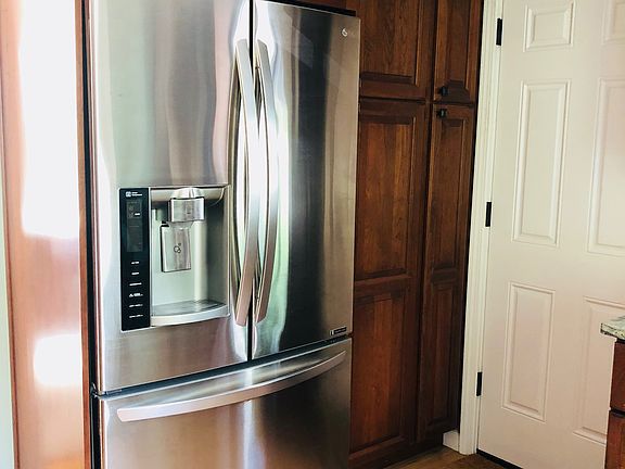 4th image of 105 Lehn Springs Dr
