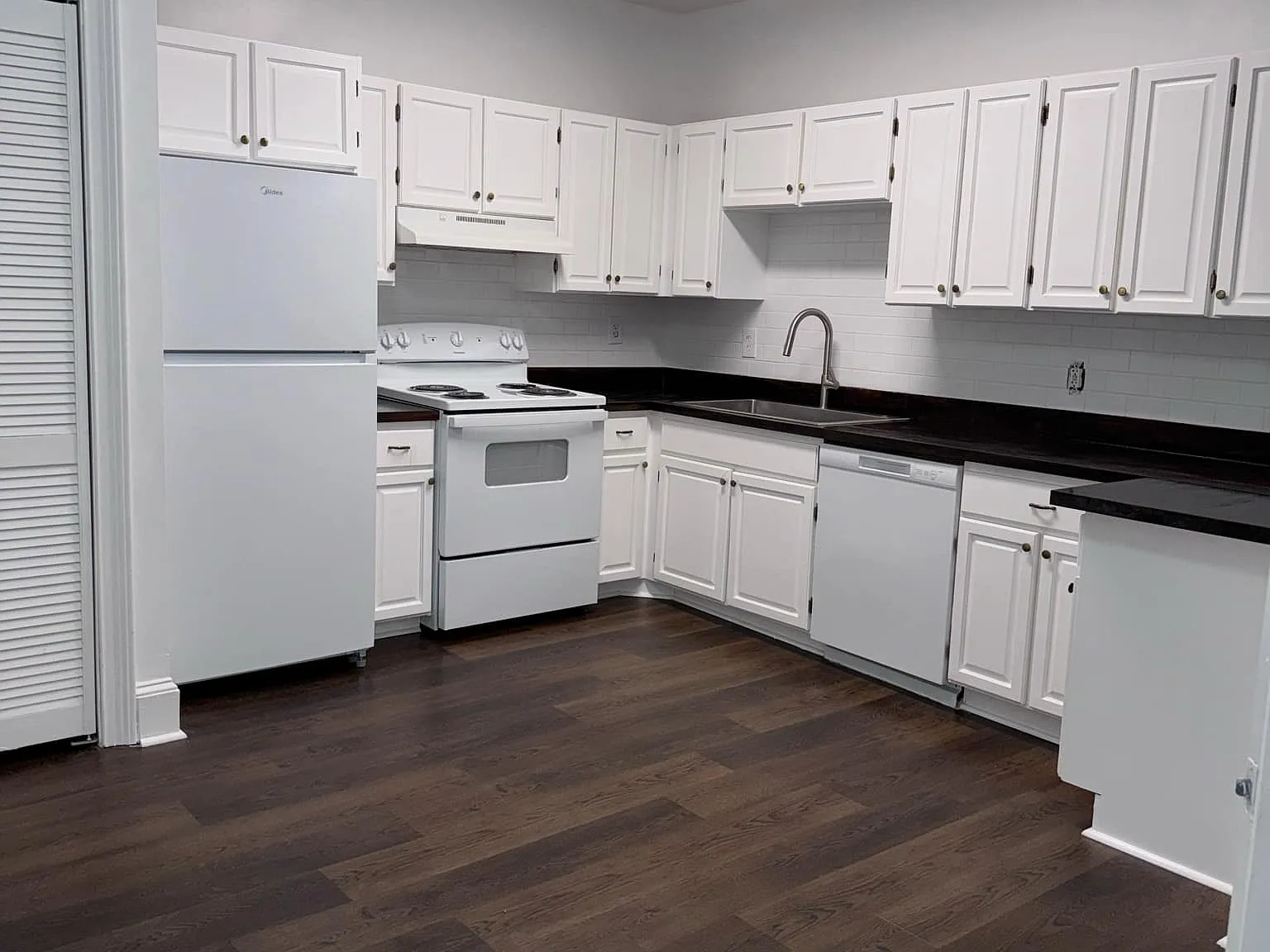 2703 Cleveland St — Photo 4