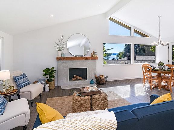 5th image of 6219 Silver Beach Dr NW