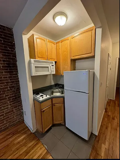 449 W 37th St #1FW — Photo 4