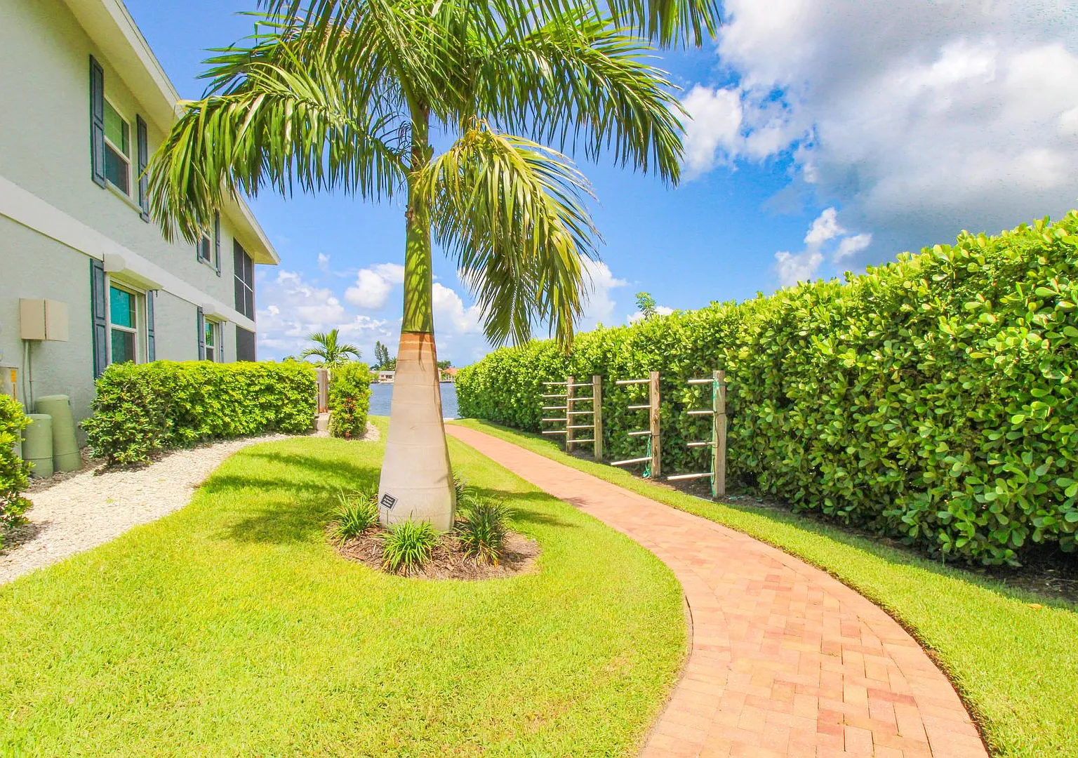 ** Smokehouse Bay Of Marco ** 2/2 Seasonal Unit On Marco Island Available ** Best Waterway View H... — Photo 4