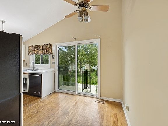 5th image of 215 Cascade Dr