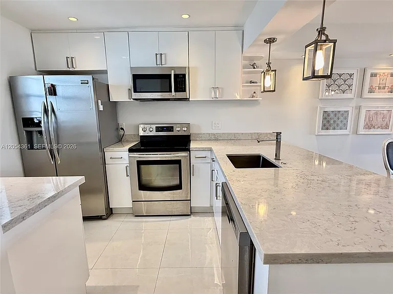 855 Euclid Ave #402 — Photo 5