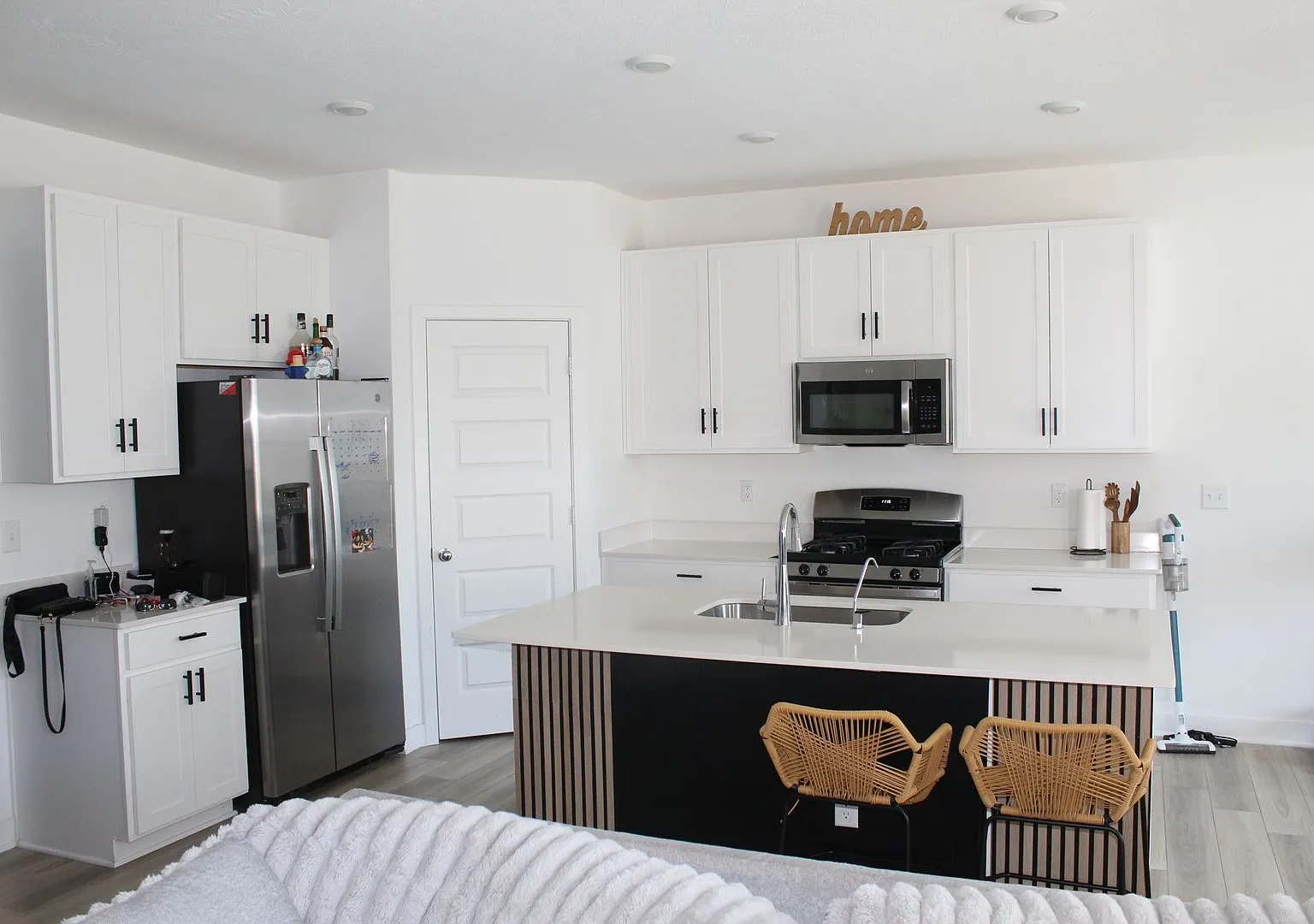Coming Soon! Beautiful 3 BR Condo in Avon! — Photo 4