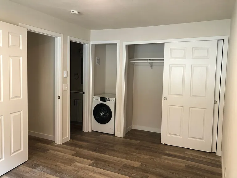 Eleanor Apartments — Photo 36