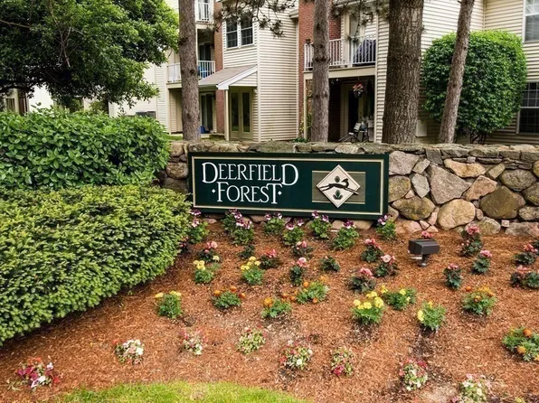 13 Walden Dr APT 7, Natick, MA 01760