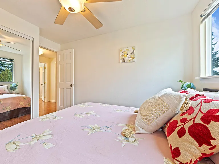 14717 SE 15th Pl — Photo 9