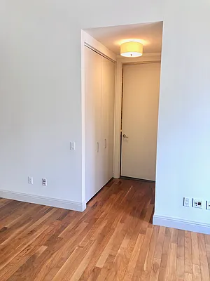 Rented by NY Living Solutions | media 23