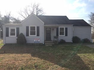 511 Riverview Rd, Colonial Heights, VA 23834