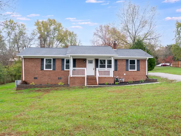 67 Westwood Ct, Estill Springs, TN 37330