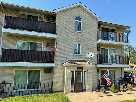 2nd image of 1326 E 159th St #1326