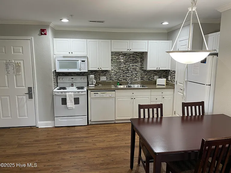 520 Little River Farm Blvd #C100 — Photo 5