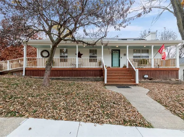 206 Liberty Rd, Smithville, MO 64089