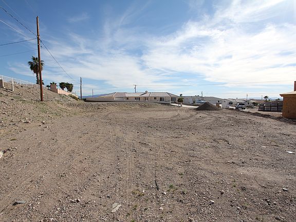 5th image of 1790 Lear Bay